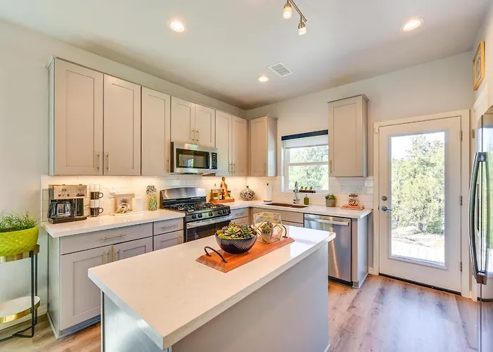 Modern Vacation W/ 2 Living Areas Flagstaff