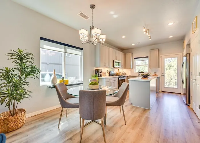 Modern Vacation W/ 2 Living Areas Ferienhaus *