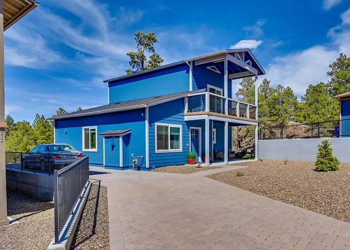 Modern Vacation W/ 2 Living Areas *